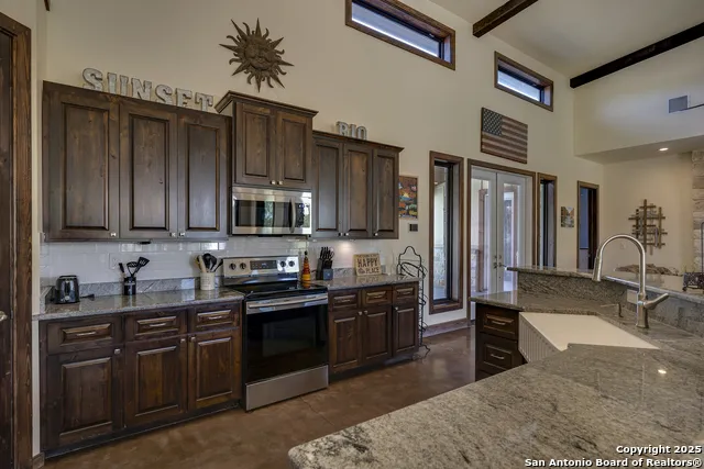 1185 Mountain Valley Concan, TX 78838