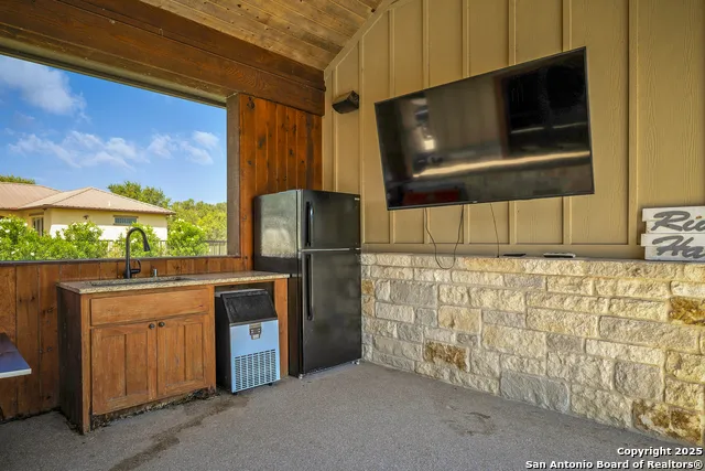 1185 Mountain Valley Concan, TX 78838