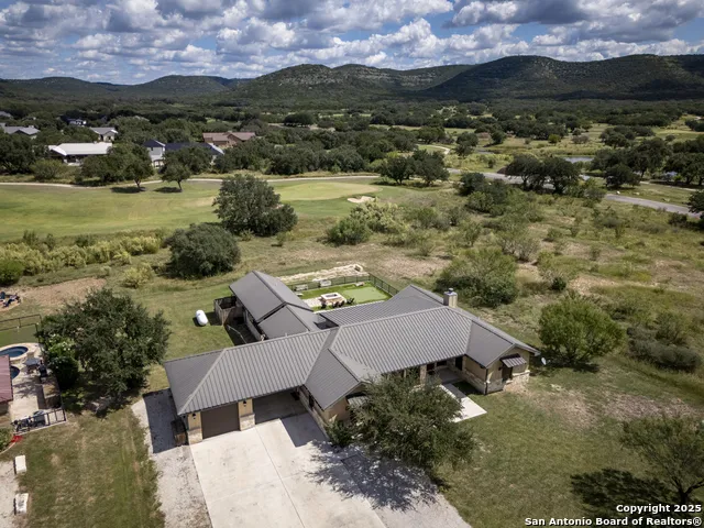 1185 Mountain Valley Concan, TX 78838