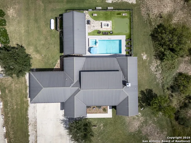 1185 Mountain Valley Concan, TX 78838