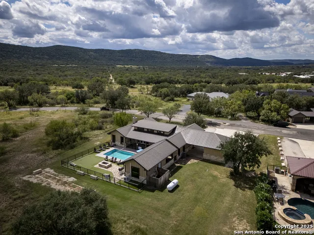 1185 Mountain Valley Concan, TX 78838