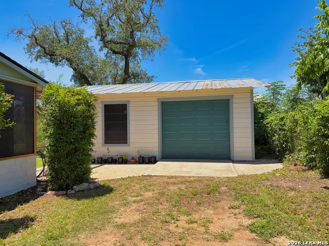 250 Patterson St. Medina, TX 78055