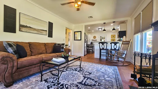 250 Patterson St. Medina, TX 78055