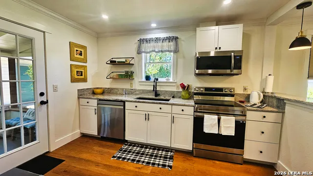 250 Patterson St. Medina, TX 78055