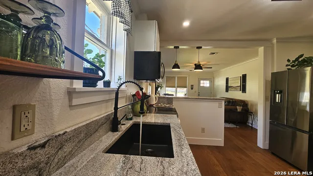 250 Patterson St. Medina, TX 78055