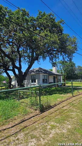 250 Patterson St. Medina, TX 78055