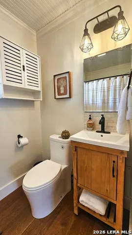 250 Patterson St. Medina, TX 78055