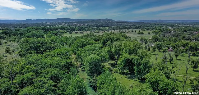 250 Patterson St. Medina, TX 78055