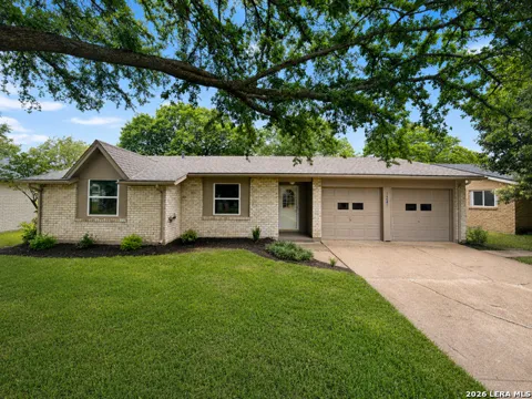 1221 Greenway Drive