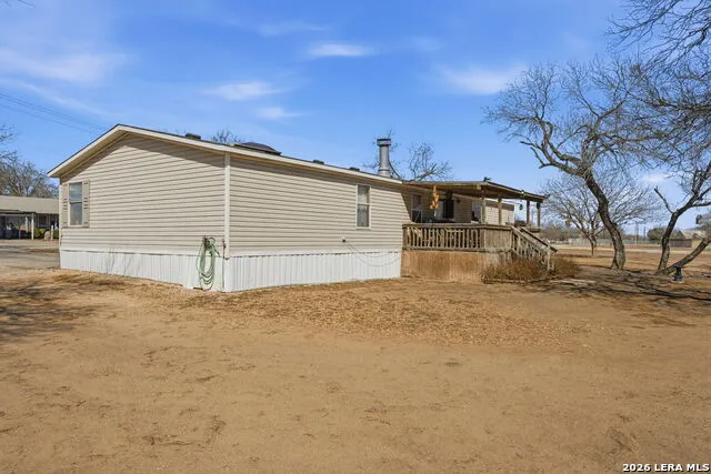 708 Mesquite Jourdanton, TX 78026