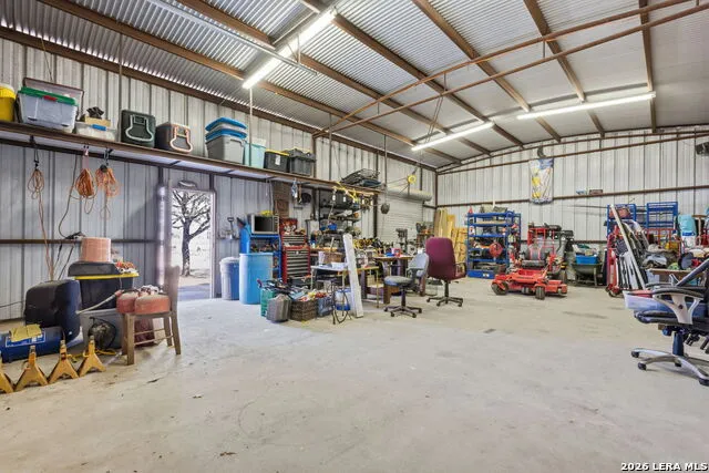 708 Mesquite Jourdanton, TX 78026