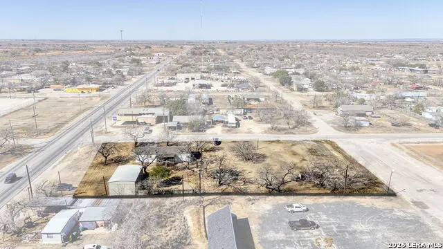 708 Mesquite Jourdanton, TX 78026