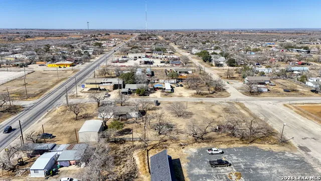 708 Mesquite Jourdanton, TX 78026