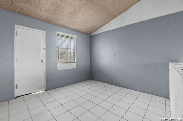844 County Road 6846 Lytle, TX 78052