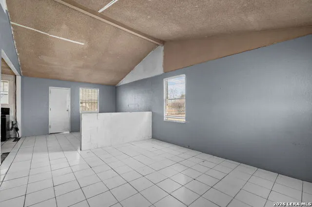 844 County Road 6846 Lytle, TX 78052