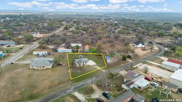 844 County Road 6846 Lytle, TX 78052