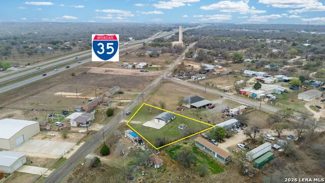 844 County Road 6846 Lytle, TX 78052