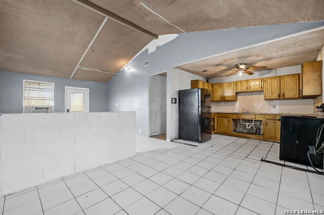 844 County Road 6846 Lytle, TX 78052