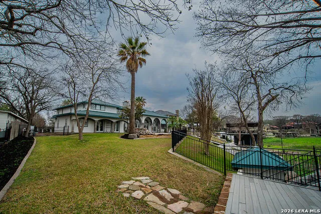 850 Lakeview Trl McQueeney, TX 78123