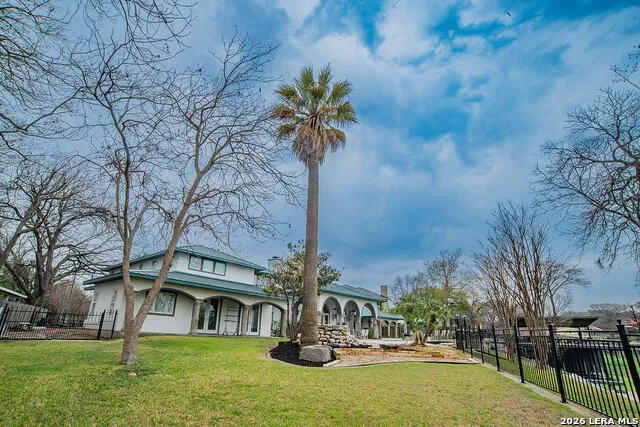 850 Lakeview Trl McQueeney, TX 78123