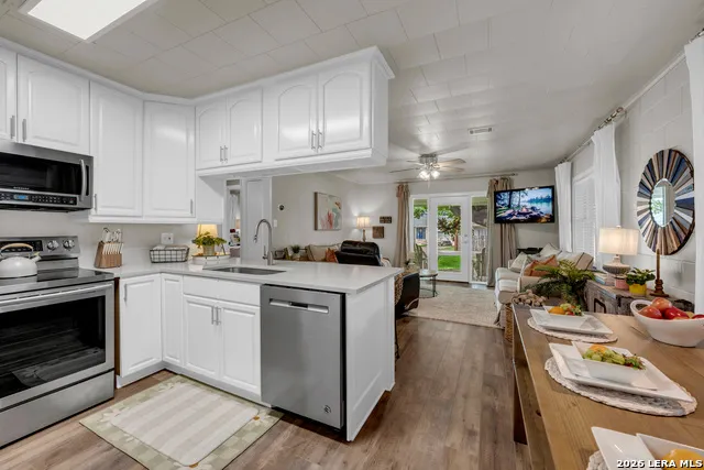 301 Riverside Drive Kingsland, TX 78639