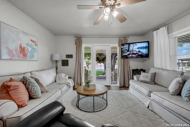 301 Riverside Drive Kingsland, TX 78639