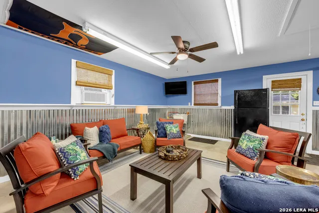 301 Riverside Drive Kingsland, TX 78639