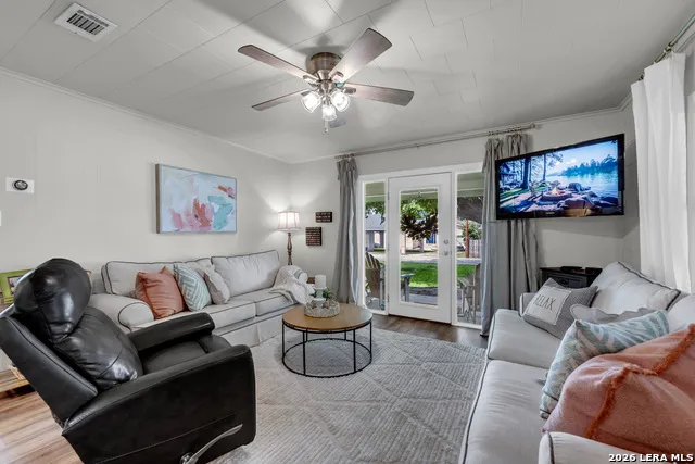 301 Riverside Drive Kingsland, TX 78639