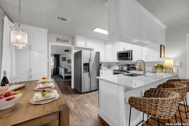 301 Riverside Drive Kingsland, TX 78639