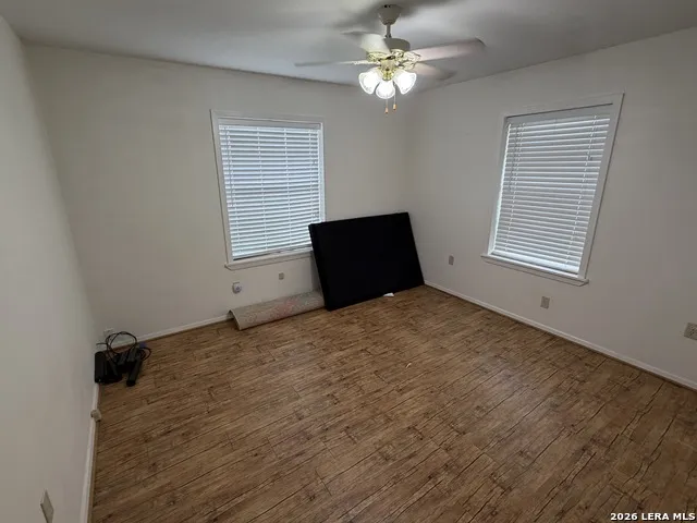 208 S Caves Three Rivers, TX 78071