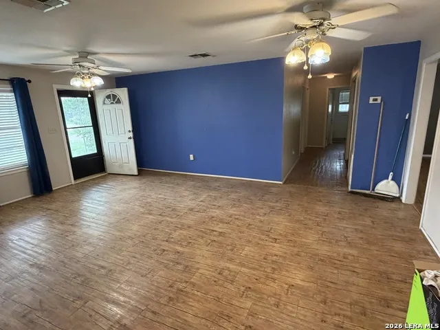 208 S Caves Three Rivers, TX 78071