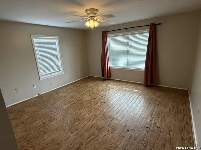 208 S Caves Three Rivers, TX 78071