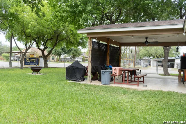 501 Perez St Uvalde, TX 78801