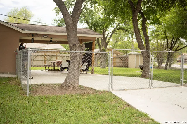 501 Perez St Uvalde, TX 78801