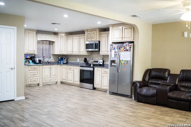 501 Perez St Uvalde, TX 78801