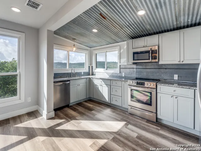 238 Ledgeview Canyon Lake, TX 78133