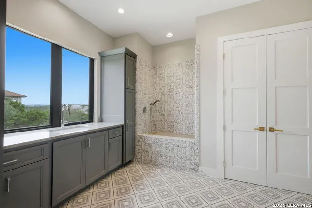7011 Bella Rose San Antonio, TX 78256