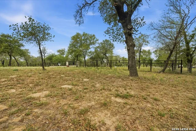 970 STEVENS RD Somerset, TX 78069