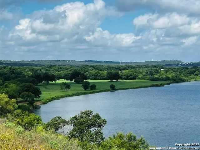 38 Taylor Dr Horseshoe Bay, TX 78657