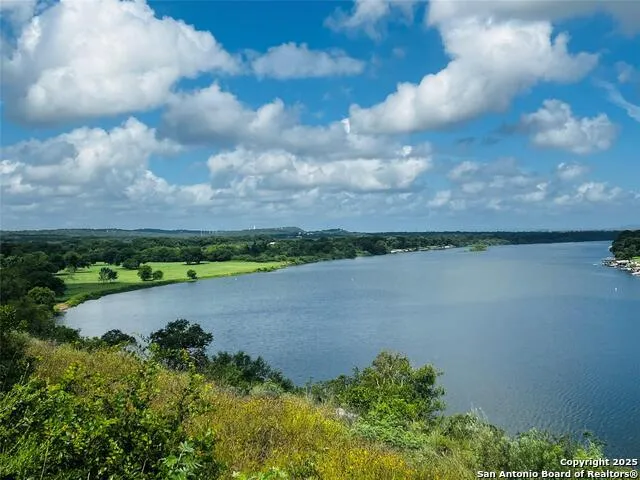 38 Taylor Dr Horseshoe Bay, TX 78657