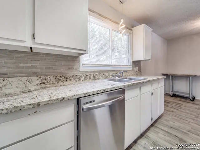 1351 SPITZ KEGEL VIEW DR Canyon Lake, TX 78133