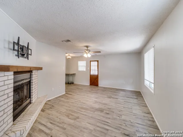 1351 SPITZ KEGEL VIEW DR Canyon Lake, TX 78133