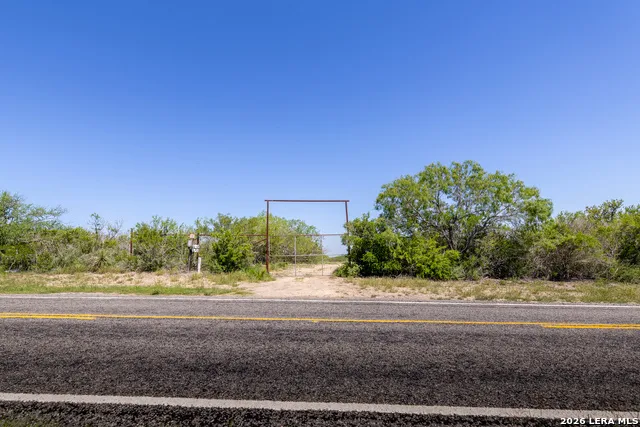 1305 FM 799 George West, TX 78022