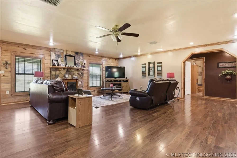 20981 County Road 1560 Ada, OK 74820