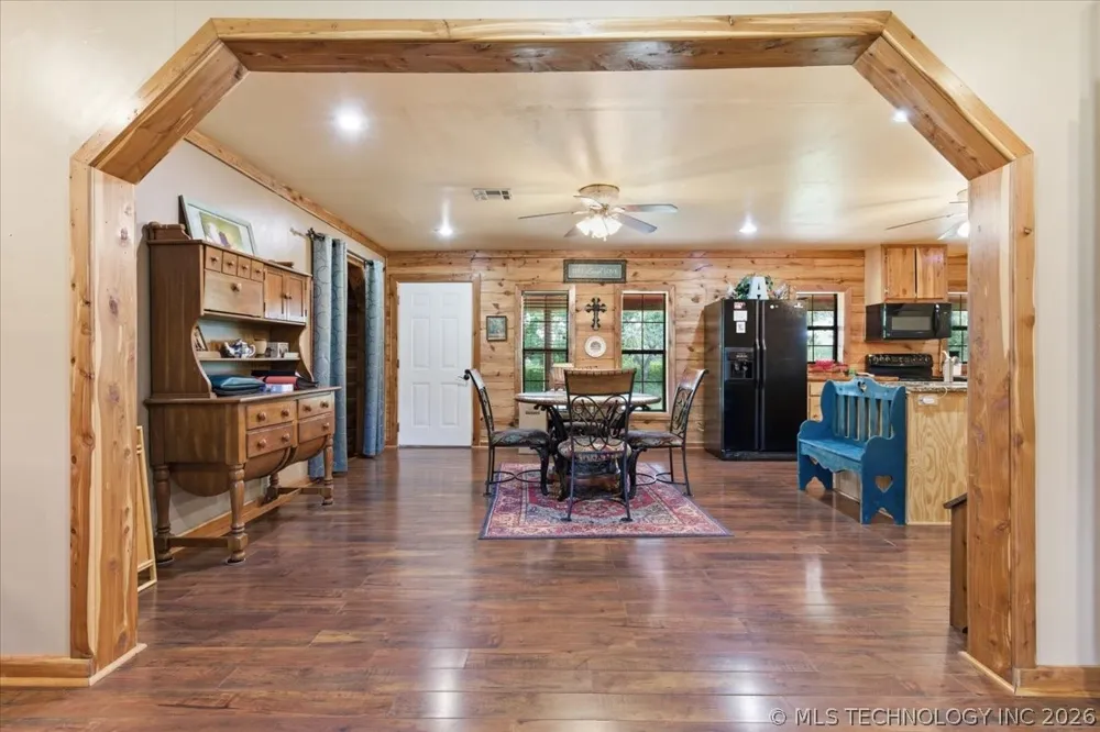 20981 County Road 1560 Ada, OK 74820