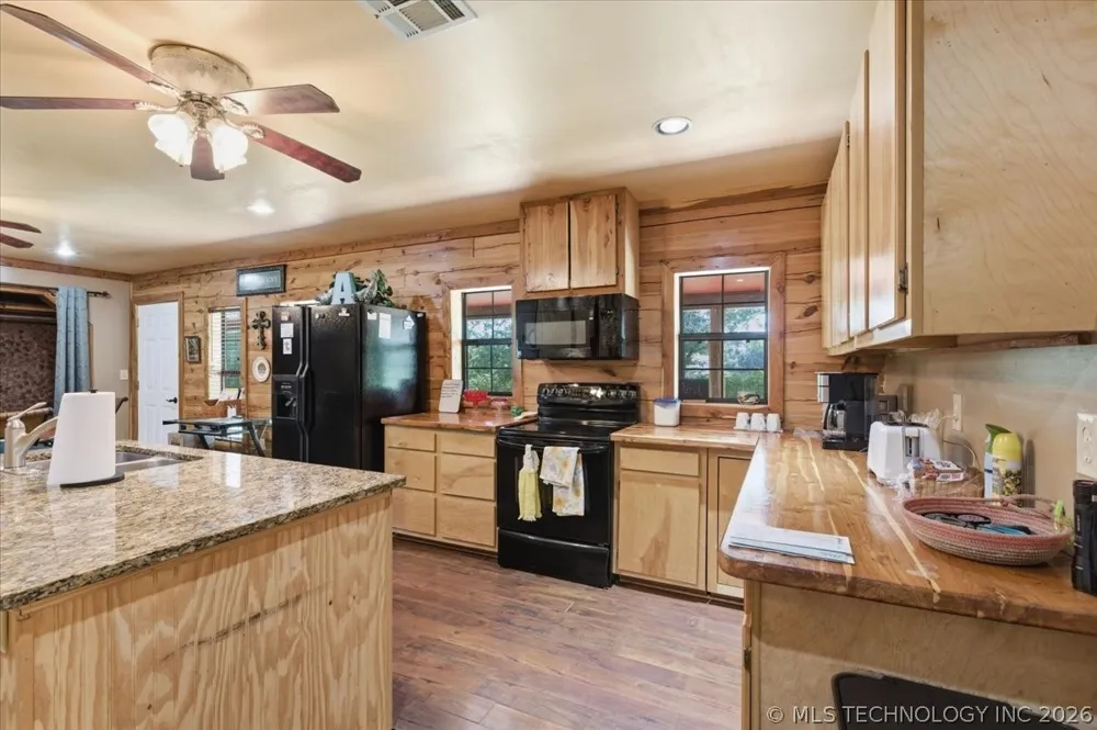 20981 County Road 1560 Ada, OK 74820