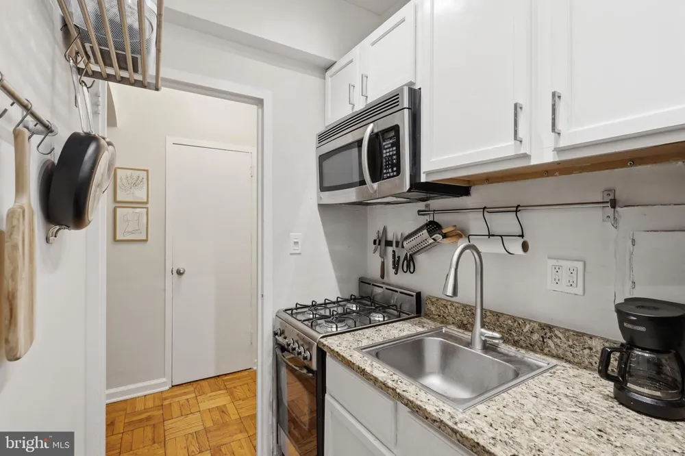 1 SCOTT CIRCLE NW #616 Washington, DC 20036