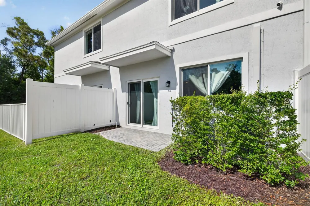 608 NE WATERS EDGE LANE Port St. Lucie, FL 34983