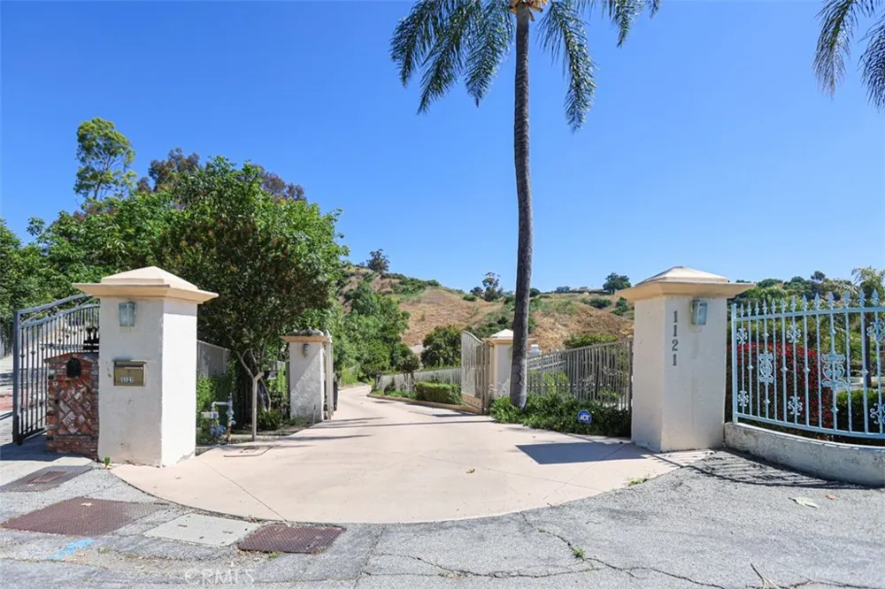 1121 Pinto La Habra Heights, CA 90631