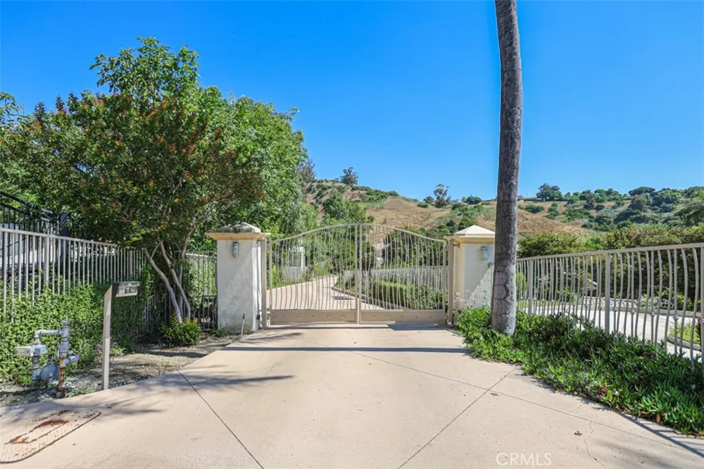 1121 Pinto La Habra Heights, CA 90631